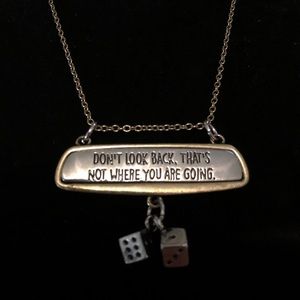 𝅺🍩NWOT 16”Fun Statement Necklace